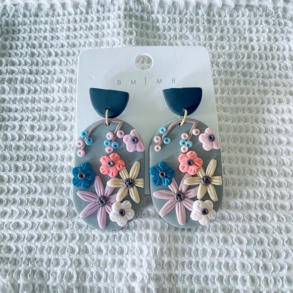 Black Mirror Korean Earrings Silicone Polymer Acrylic - Picture 1 of 1